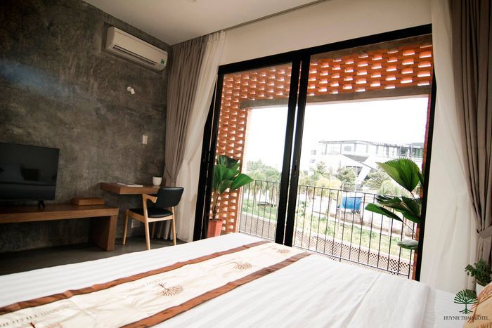 kham pha top khach san co dich vu dat ve tham quan tai ben tre 6