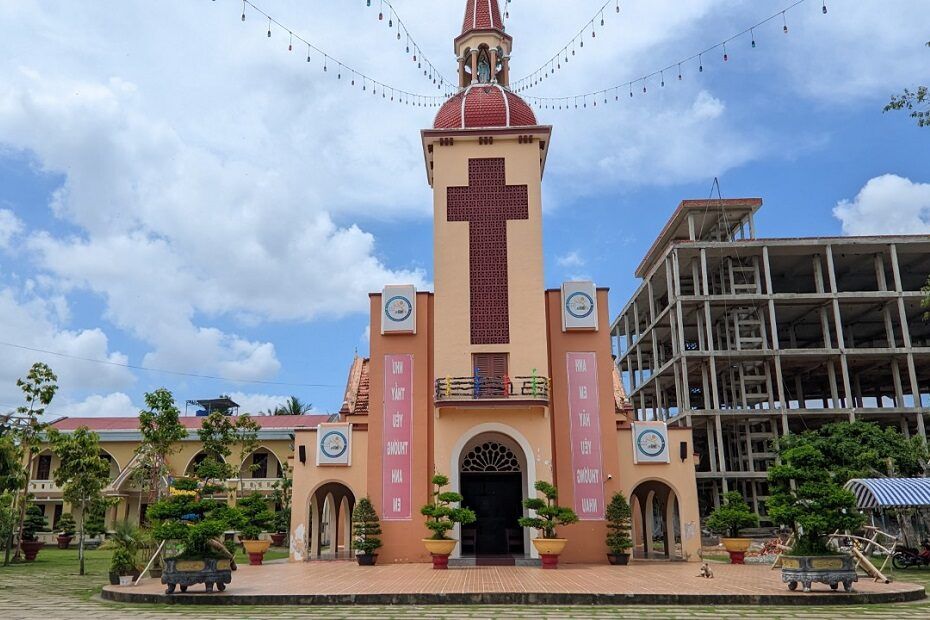 Khám phá vẻ đẹp tâm linh tại Nhà thờ La Mã Bến Tre