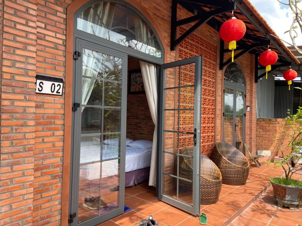 trai nghiem khong gian yen binh qua bai review khach san chuong duong tai ben tre 5